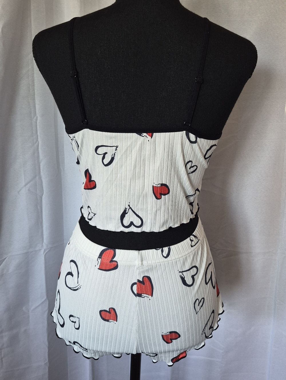 Sleep Set 2pc Shorts & Cropped Tank Top Sz Med Hearts White Red Black - Picture 5 of 12